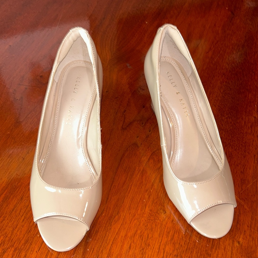 Womens Heels size 8 from Kelly and Katie